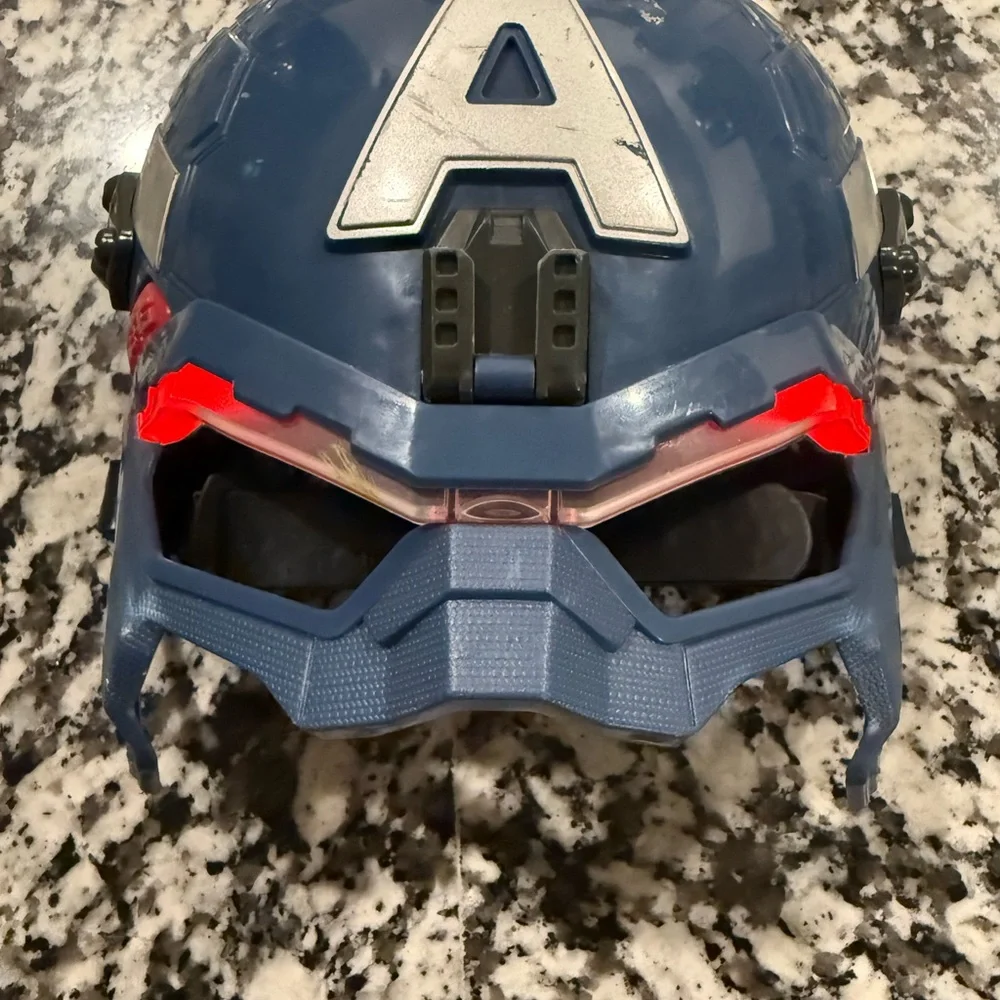 Captain America Marvel 2013 Light Up Mask Avengers Rogers Hasbro